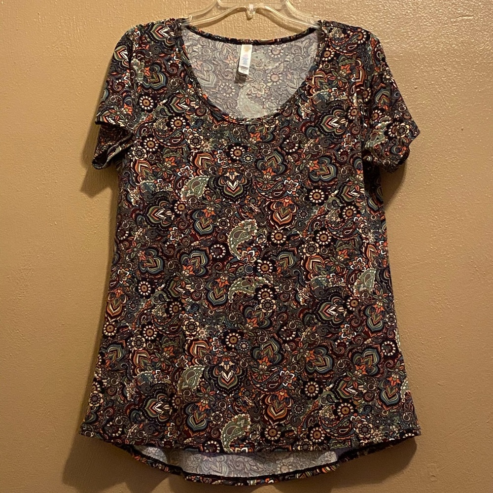 Lularoe Classic T, size medium
